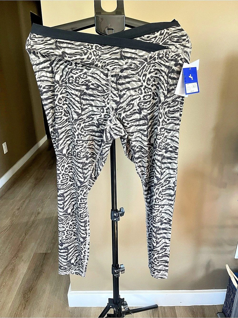 J1 Zebra Print Leggings Size XXL NWT